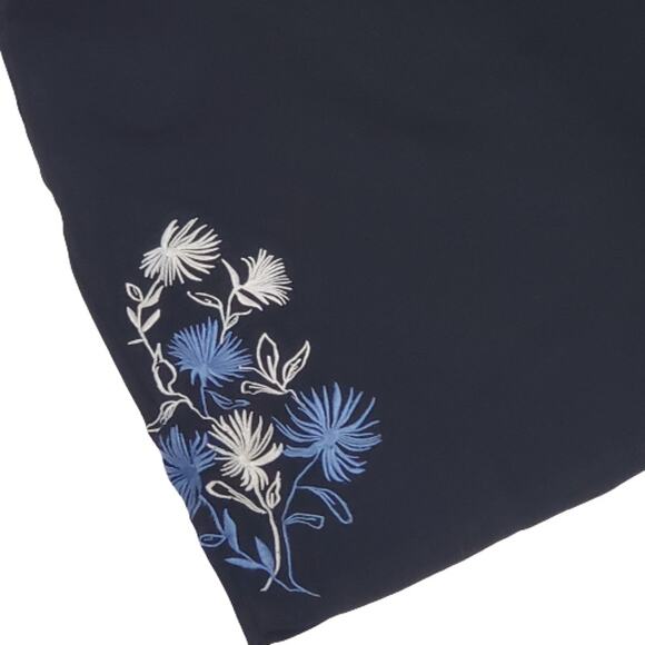 Roz & Ali Black with Embroidered Floral Pencil Skirt Back Slit 2X - Picture 2 of 7